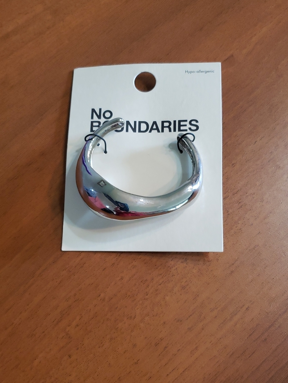 Unusual shaped cuff for small wrist: 2 1/2"-new.